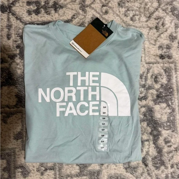 The North Face T shirt women’s size small - Picture 3 of 3